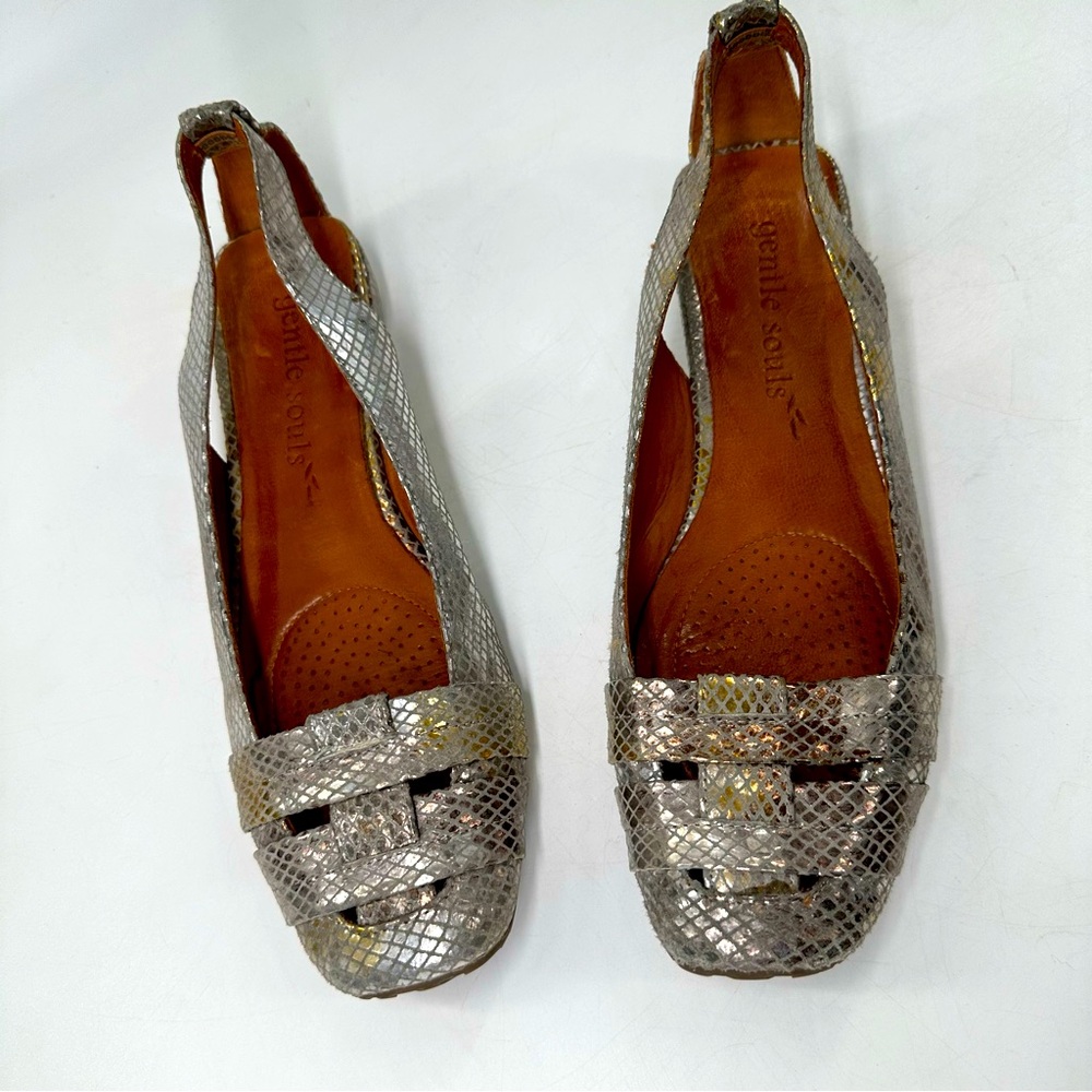Gentle Souls  Snake skin Women’s size 9M gold silver Sandals Leather